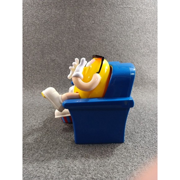 M&M's Collectible 3D Movie Theater Seats Themed Candy Dispenser Fully Functions - Picture 6 of 10